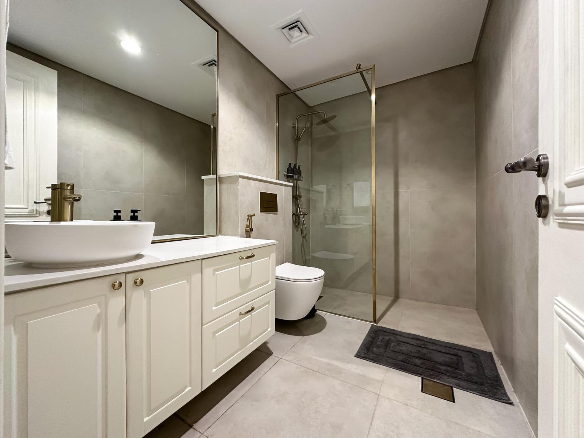 2Br Designer Vacation Oasis W Chic Decor Apartment Dubai
